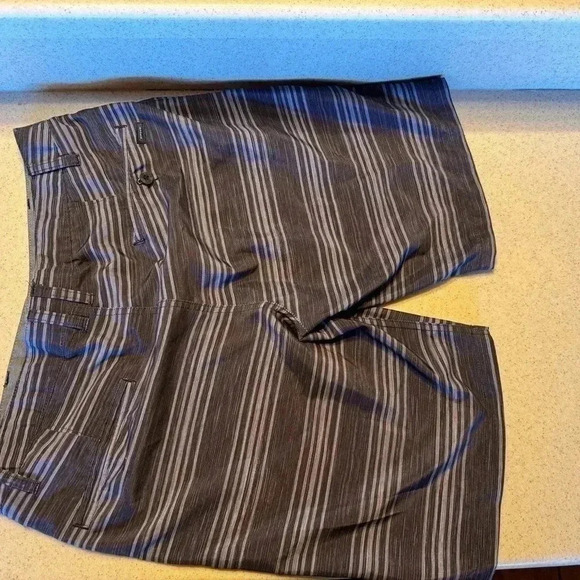 Rip Curl Boardwalks men’s shorts. Great condition.  Smoke free home. - Picture 2 of 5